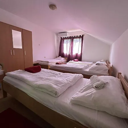 Kraljice Teute2 * Jezero (Republika Srpska)